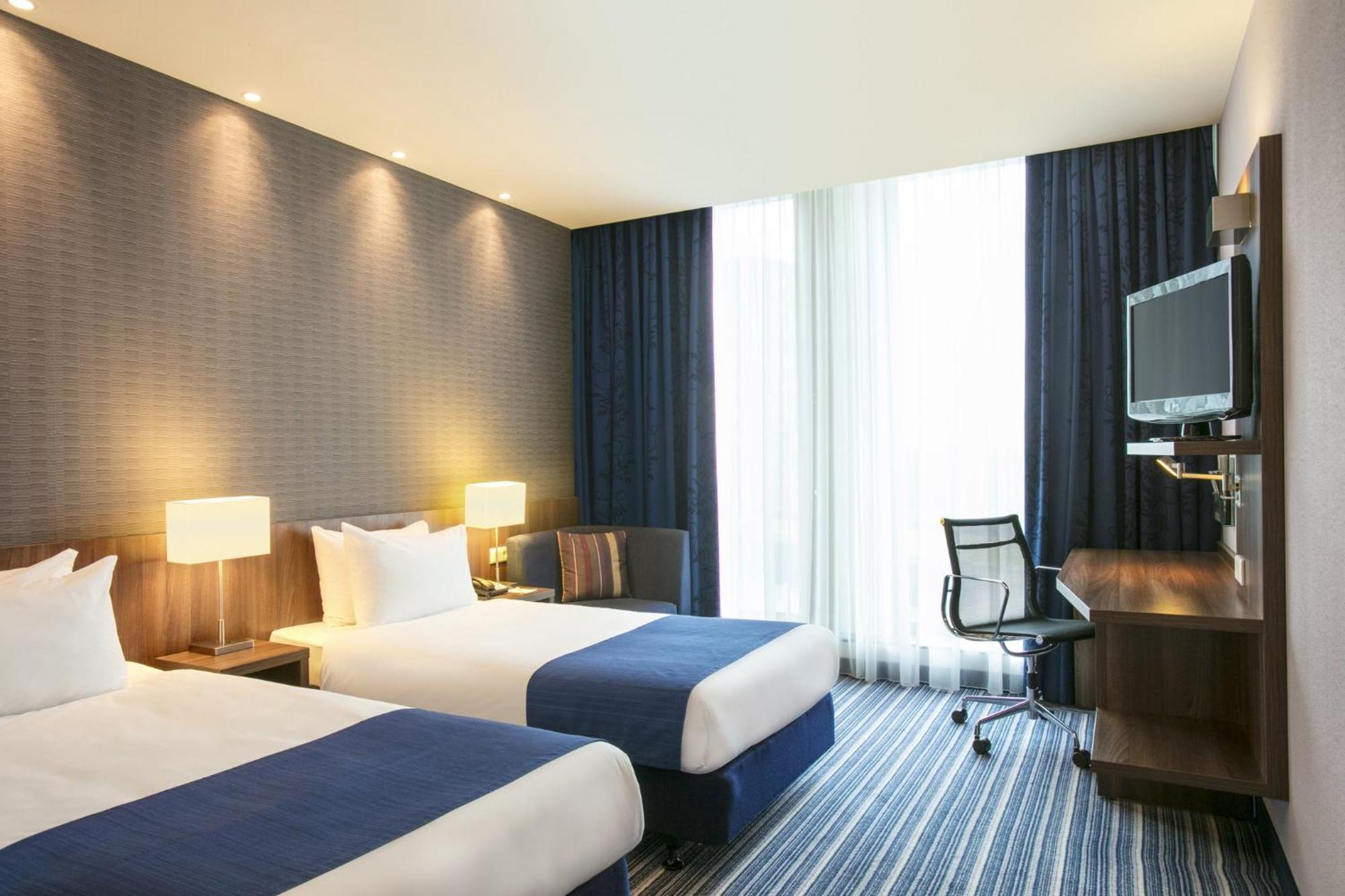 Holiday Inn Express Utrecht - Papendorp, An Ihg Hotel Экстерьер фото